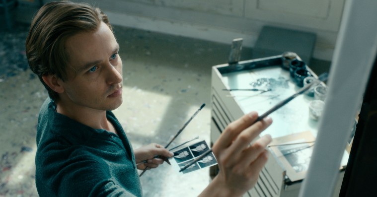 ‘Værk uden skaber’: Oscar-nomineret tysk storfilm om efterkrigstiden er underholdende og ambitiøs