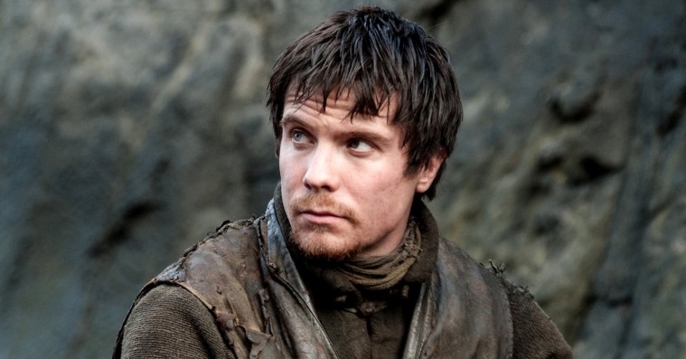 Skuespilleren bag Gendry fra ’Game of Thrones’ om den mest intense danske fans vilde forsøg på at lokke ham på date