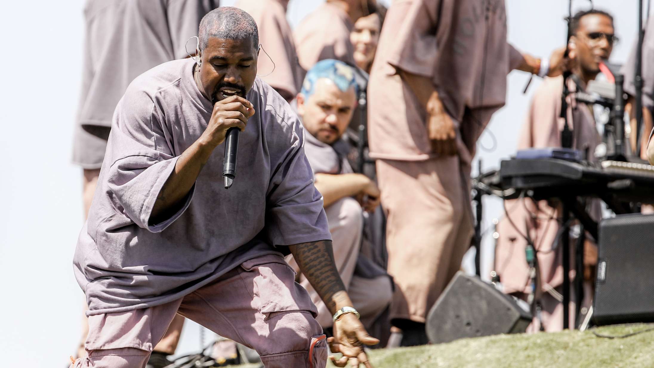Kanye West deler Sunday Service-album ‘Jesus Is Born’