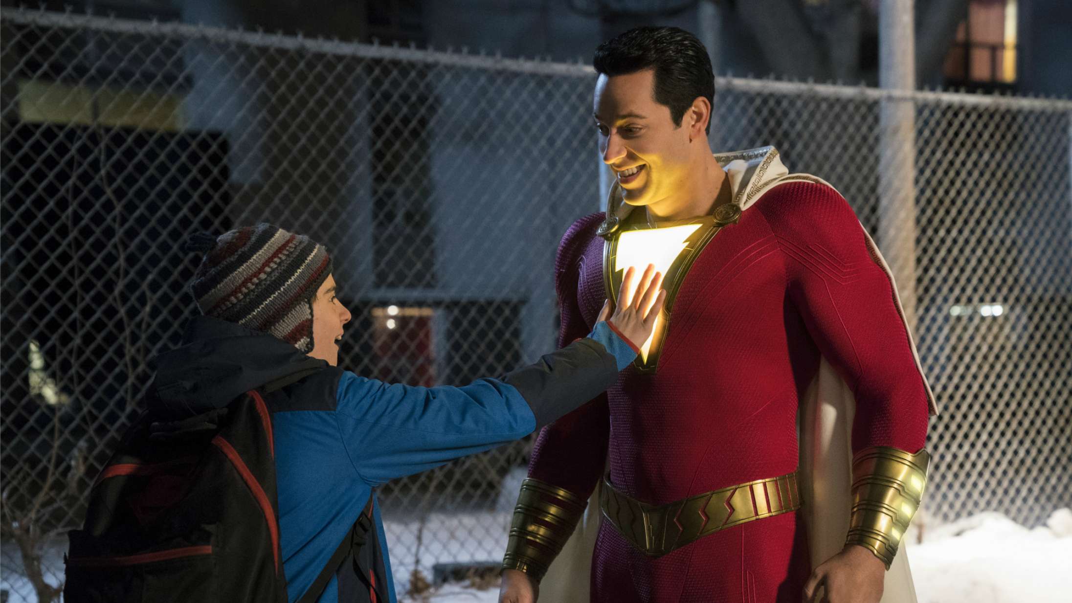 ’Shazam!’: DC’s nye friske filmsuperhelt strander i metervarejokes