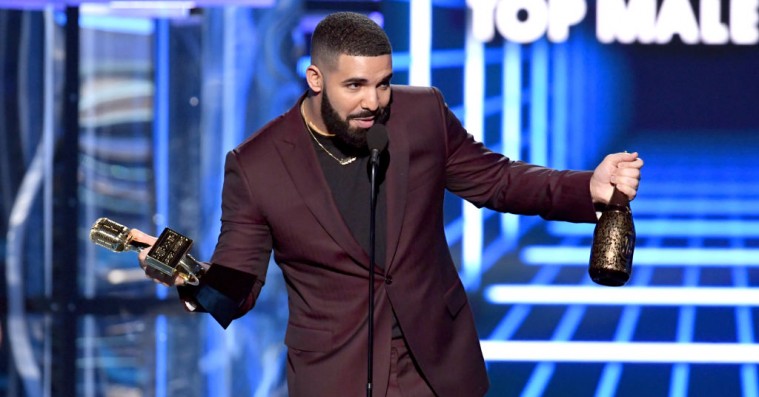Se Drakes shout-out til Arya Stark under nattens Billboard Music Awards