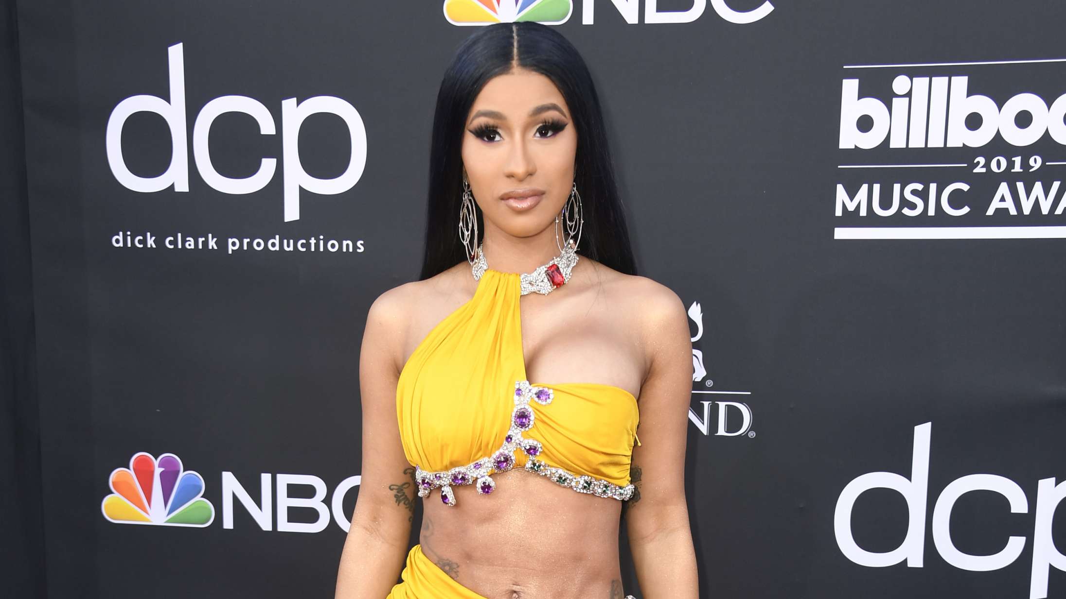 Cardi B er blevet tiltalt for stripklub-overfald