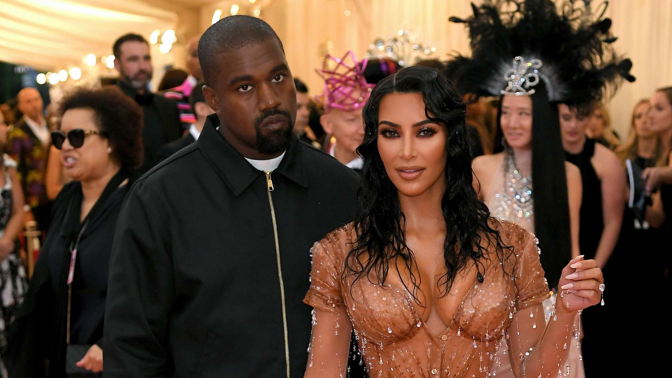 Kim Kardashian siger officielt farvel til Kanye West med juridisk single-titel