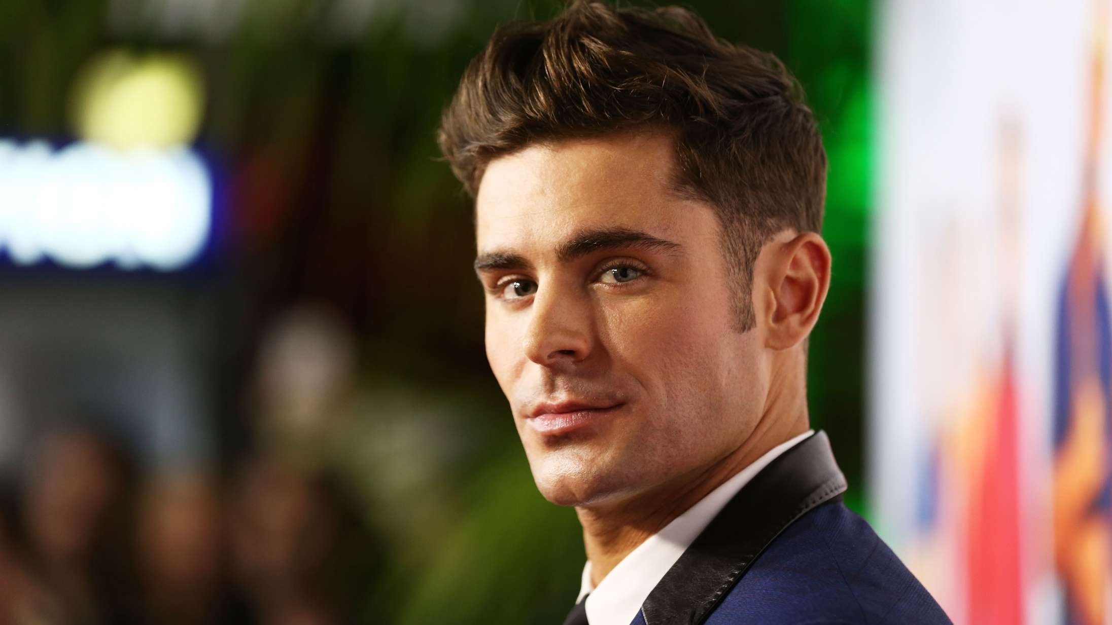 Disney+ planlægger ’Tre mand og en baby’-remake med Zac Efron