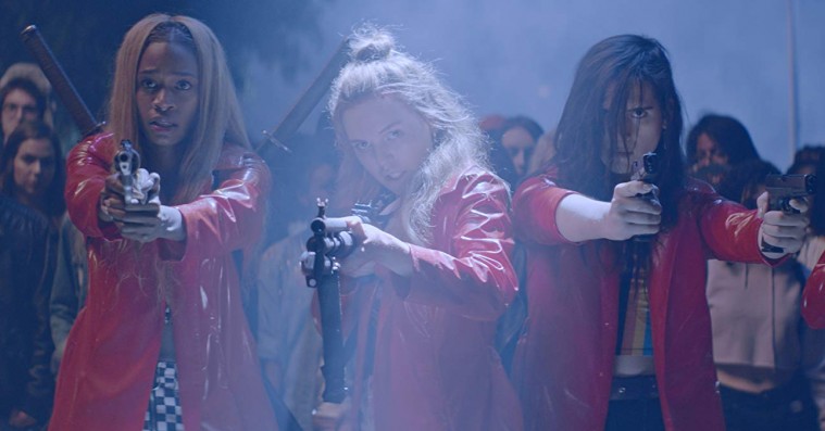 ’Assassination Nation’: Hævngerrige kvinder stikker en shotgun i fjæset på 4chan-trolls i satirisk besætterfilm