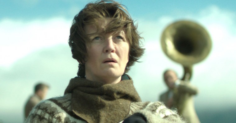 ’Kvinde på krigsstien’: Islandsk økothriller med eventyragtige actionscener er nervepirrende