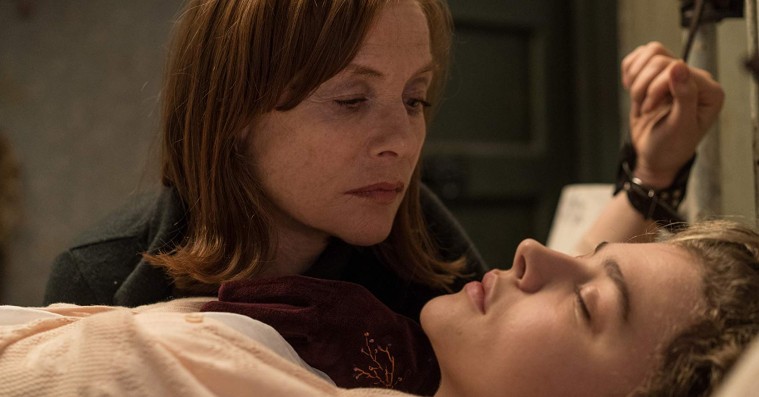 ’Stalker’: Isabelle Huppert jagter Chloë Grace Moretz, og det er både for meget og for lidt