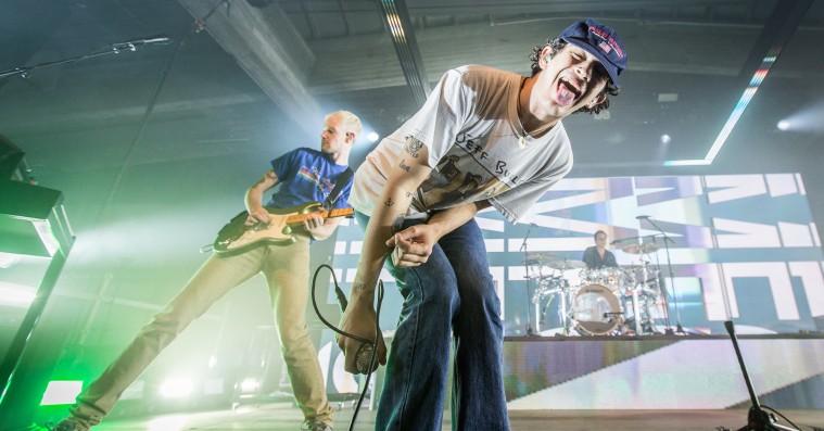 Hvorfor lod The 1975 en masse pauser suge energien ud af festen i Tap1?