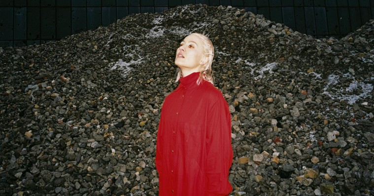 Cate Le Bon svajer suverænt mellem det tilgængelige og det excentriske