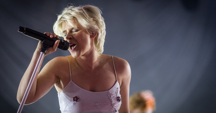 Robyn var en hjertevarm klubdronning på Roskilde Festival