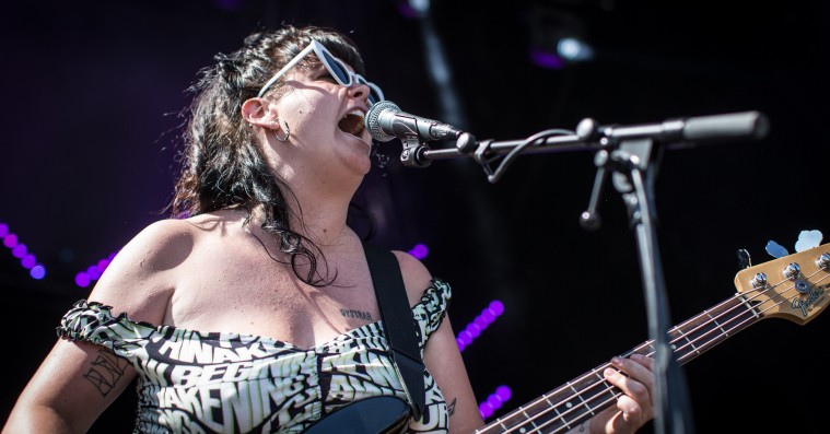 Punkrockerne i Arre! Arre! skabte en mini-moshpit efter bare otte minutter på Roskilde Festival