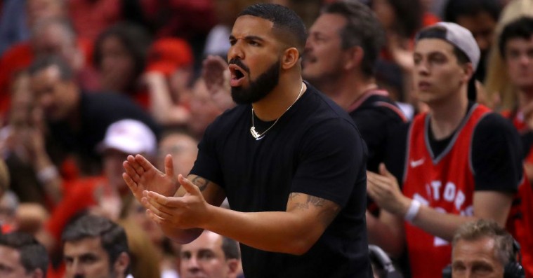 Drake deler to nye numre efter Toronto Raptors’ NBA-sejr