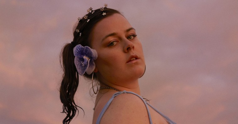 Jadas debutalbum er ude i morgen