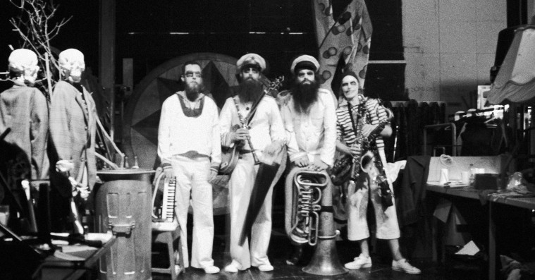 Kongerne af jysk verdensmusik er tilbage – men legen er ikke helt så sjov længere hos Analogik