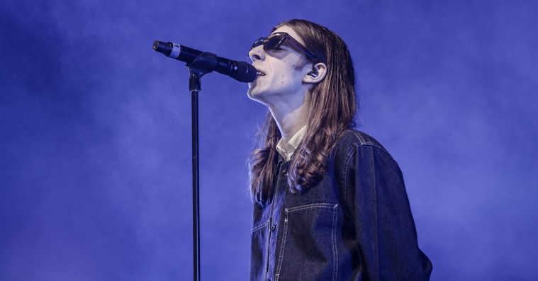 Et strømsvigt kunne ikke dræbe Barselonas popfest på Roskilde Festival