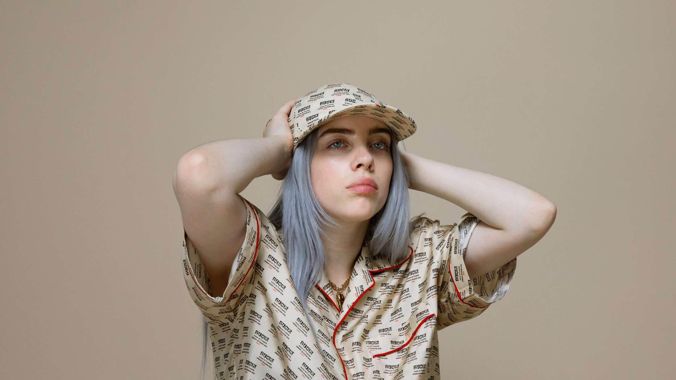 Billie Eilish anbefaler en sang og en serie til din evige coronakarantæne