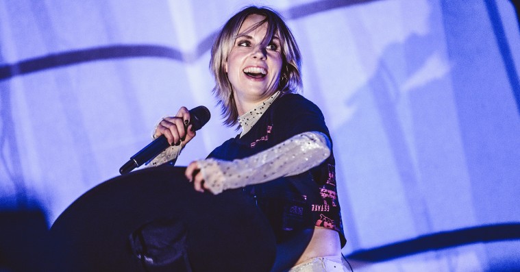 Roskilde Festival: Mø var hyggelig og festlig – og en smule forudsigelig
