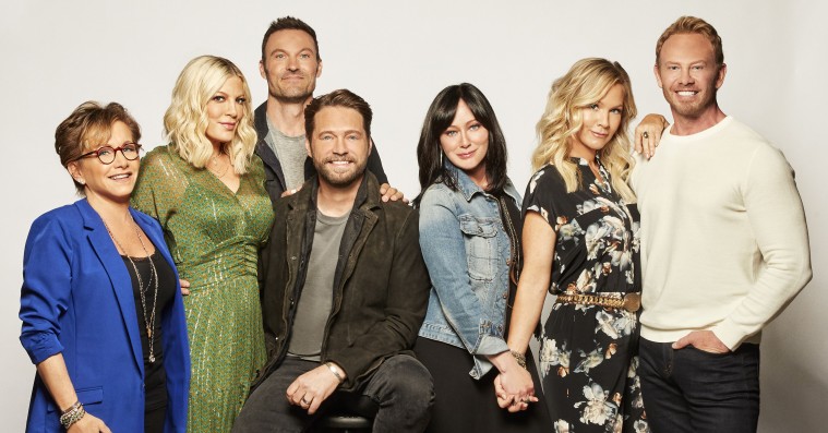 ’BH90210’ får kniven trods rygter om flere sæsoner – Jennie Garth lader en dør stå på klem