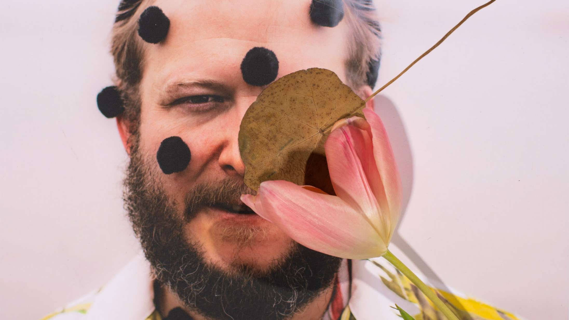 Bon Iver kigger indad på efterårsalbummet ‘i,i’