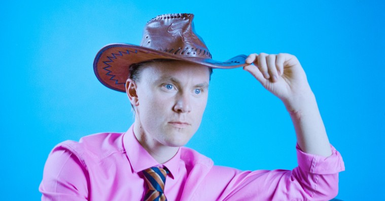 Bisse inviterer til halbal på sit nye countryalbum ‘Tanzmaus’