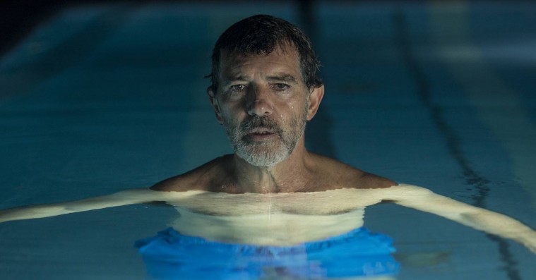 ‘Smerte og ære’: Antonio Banderas har aldrig været bedre end i Pedro Almódovars mesterlige erindringsstykke