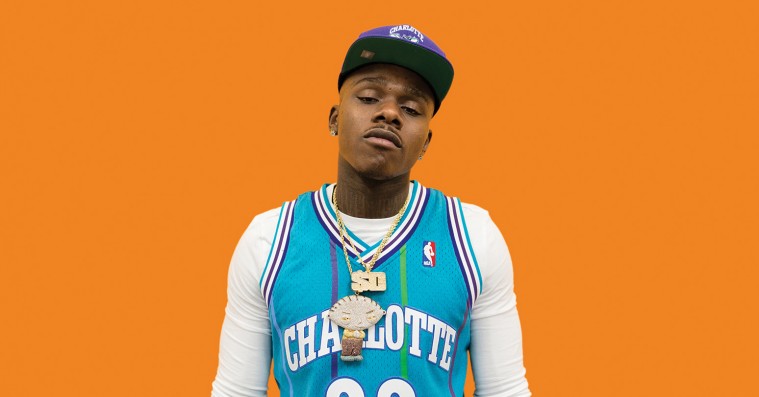 DaBaby slår fan, der prøver at snuppe hans kæde