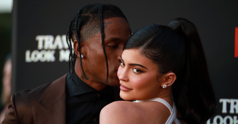 Kylie Jenner og Travis Scott poserer for Playboy