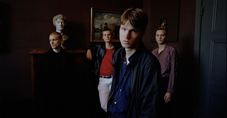 Josiah Konders ‘Through the Stutter’ er tragiromantik i klump-i-halsen-ligaen