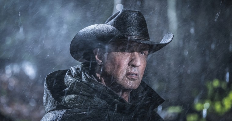 ’Rambo: Last Blood’: Sylvester Stallone giver blodige bøllebank i ’Alene hjemme’ for voksne