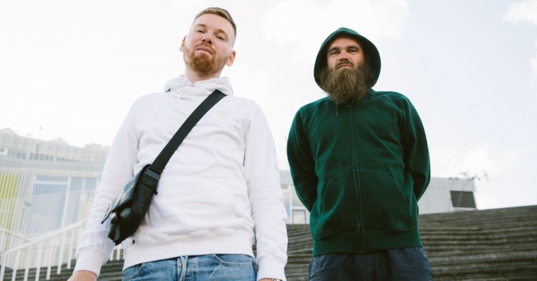 Klumben og Raske Penge annoncerer debutalbum som duo – om håb, kamp og kærlighed
