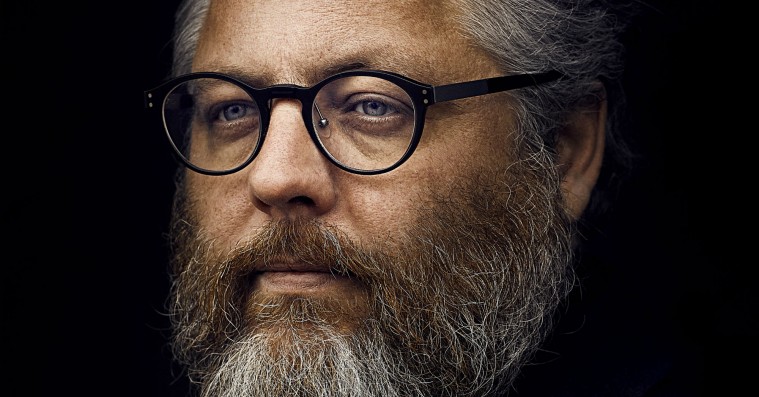 Søren Huss besynger tilværelsens dualitet på ‘Sort og hvid til evig tid’