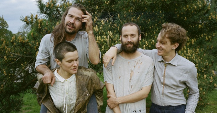 Big Thief skruer op for forstærkeren, men bevarer deres delikate signaturlyd på ’Two Hands’