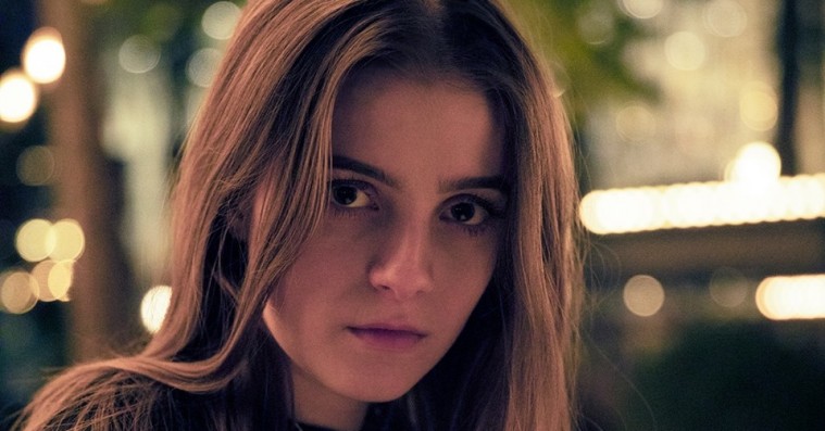 Pophåbet Ida Laurberg tager favntag med sin angst på den terapeutiske ‘My Chemistry’