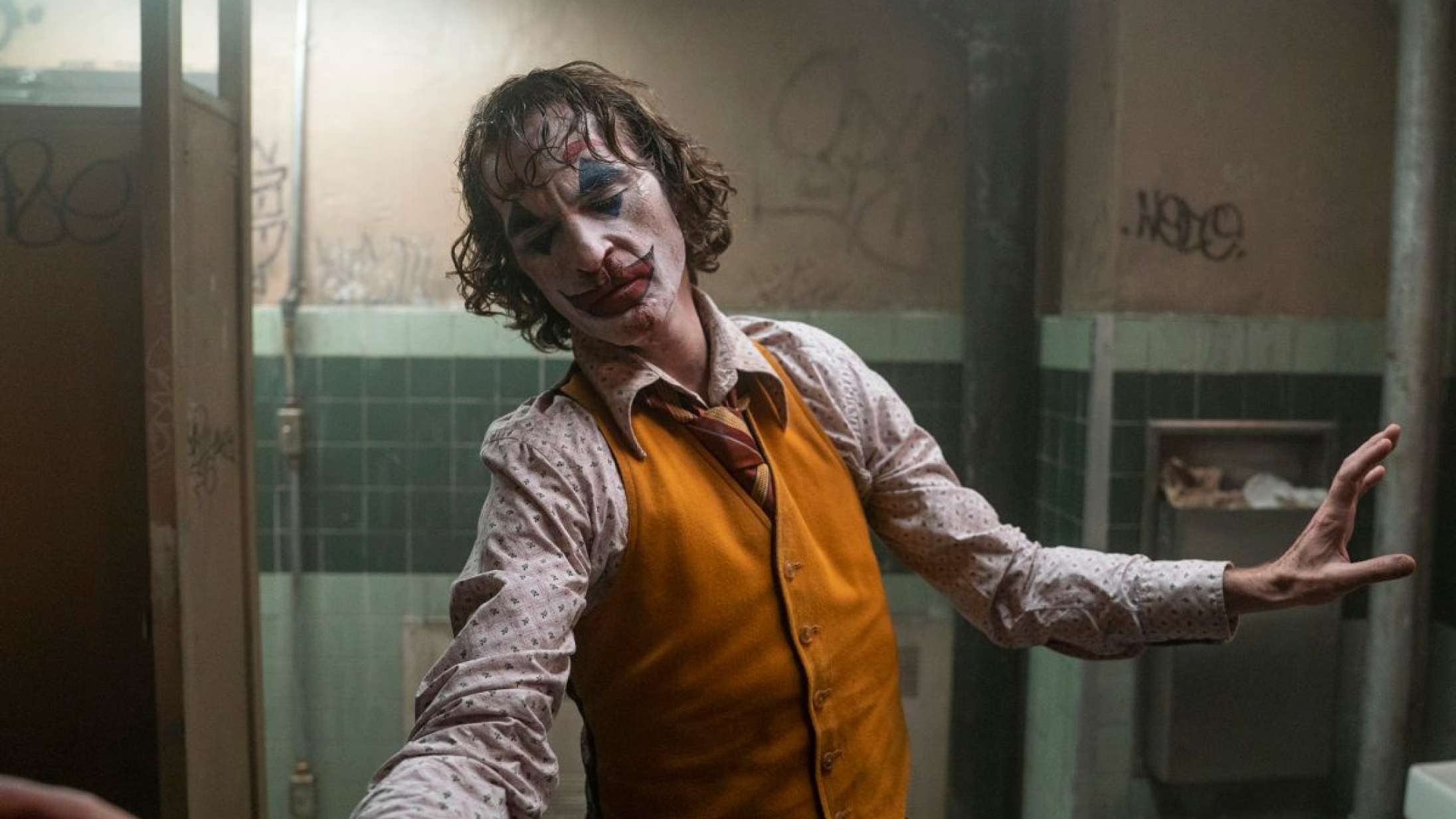 Pædofilidømt musiker tjener penge på ikonisk ‘Joker’-scene