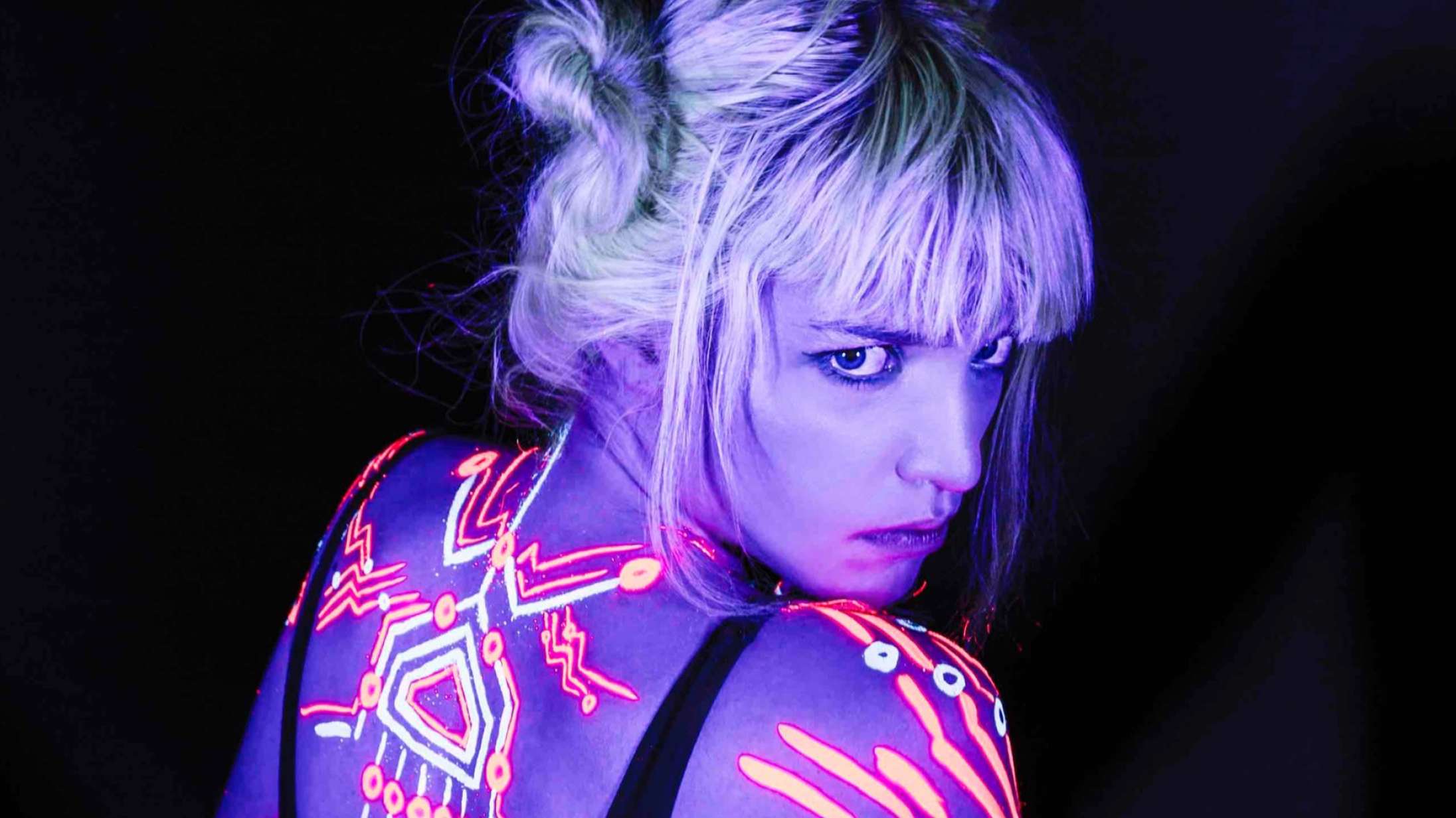 Lydmor tvinges til at flytte grundet stalker: »Da jeg så ham på gaden, gik jeg i panik«