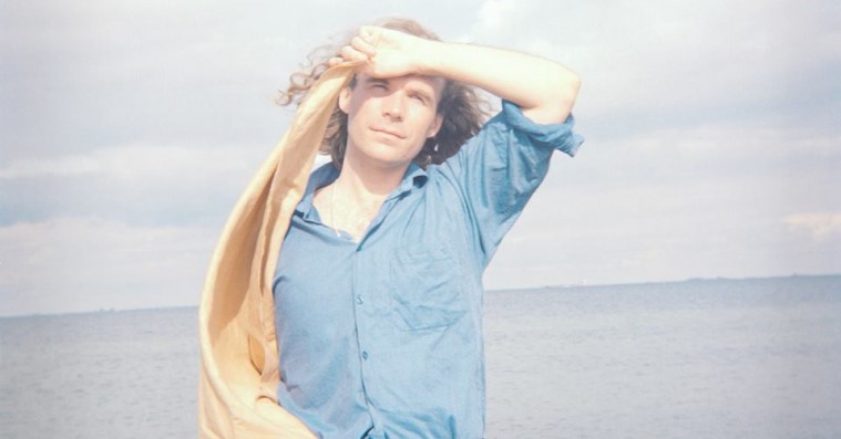 Sunx ‘Caress’: Solodebut fra Jada-samarbejdspartner er rolig soulpop i en skør og eklektisk indpakning