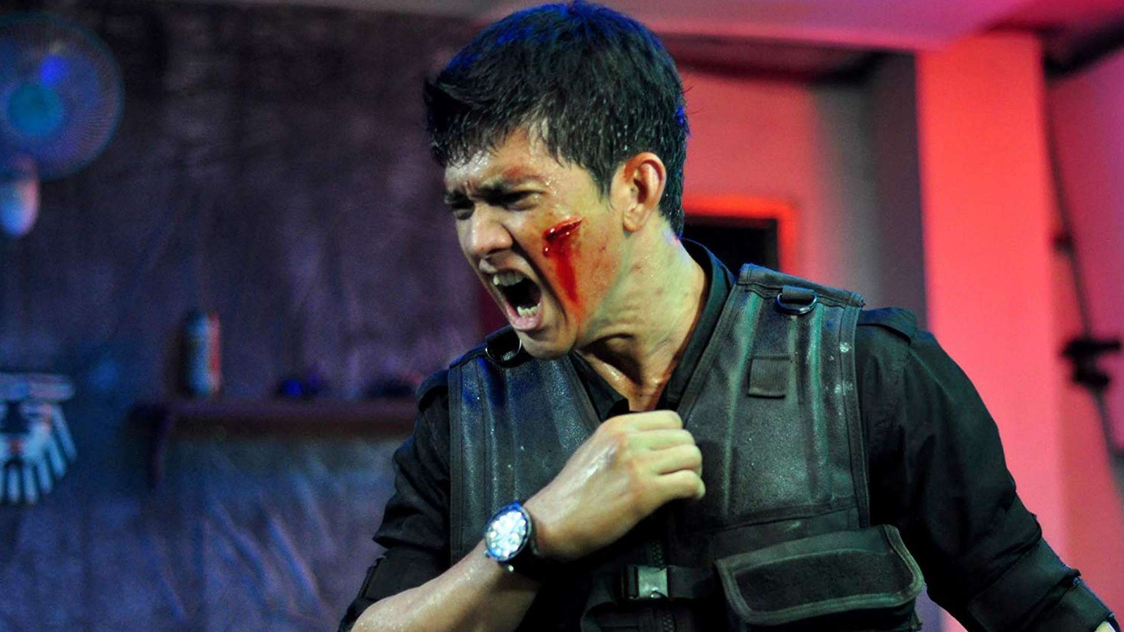 Michael Bay og Netflix genindspiller action-nyklassikeren ‘The Raid’