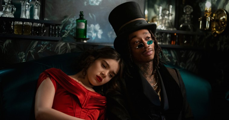 ‘Dickinson’: Wiz Khalifa spiller døden med grills i vellykket Apple-serie om lesbisk teenage-poet