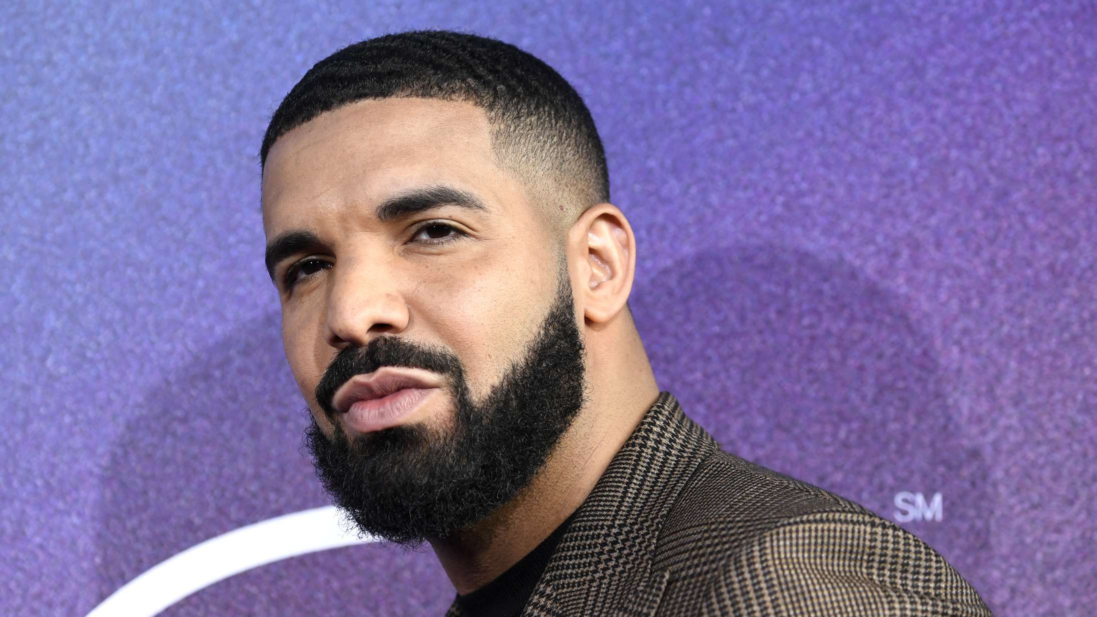 Drake har fået ny frisure – og det vælter ind med memes