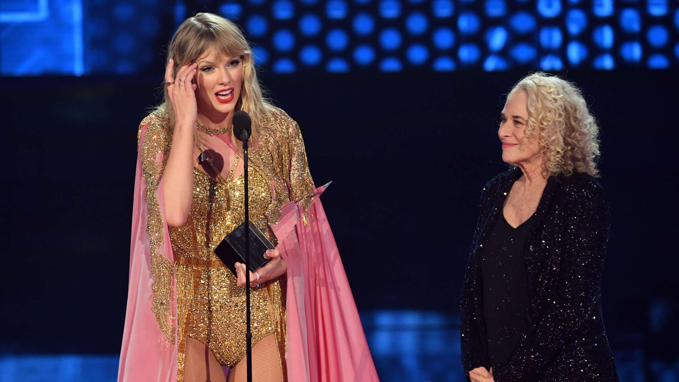 Her er vinderne af nattens American Music Awards – Taylor Swift triumferede stort