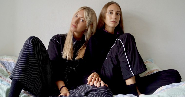 Søstrene Glindvad har succes i hvert sit band: »Vi havde været på skitur og endte med bare at sidde og græde«