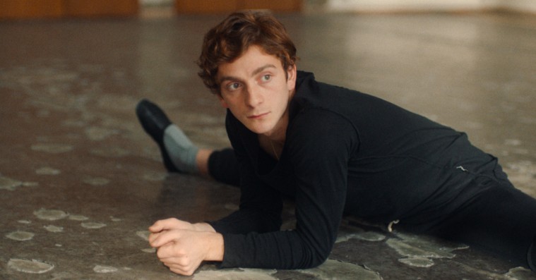 ’I morgen danser vi’: Ung danser er en åbenbaring i Oscar-kandidat om homoseksuel kærlighed