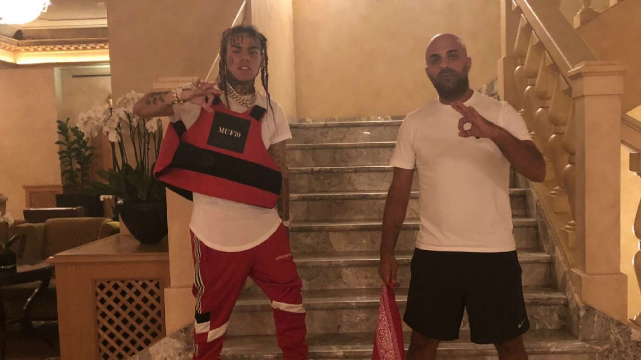 Vent: Er Sleiman seriøst med på den officielle udgave af 6ix9ines nye album?