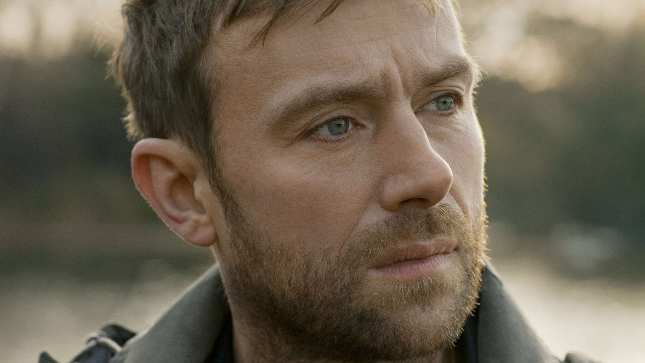 Damon Albarn annoncerer nyt soloalbum og deler første drømmende single