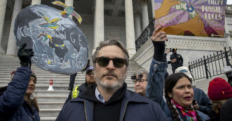 Joaquin Phoenix arresteret under klimademonstration