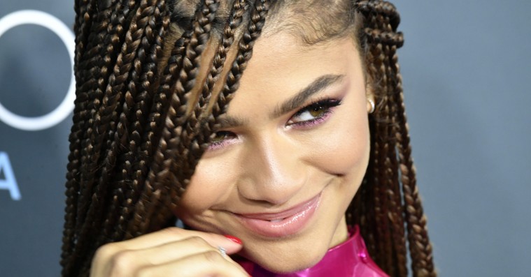 Zendaya stjal opmærksomheden til Critic’s Choice Awards med ‘nøgen’ kjole på den røde løber