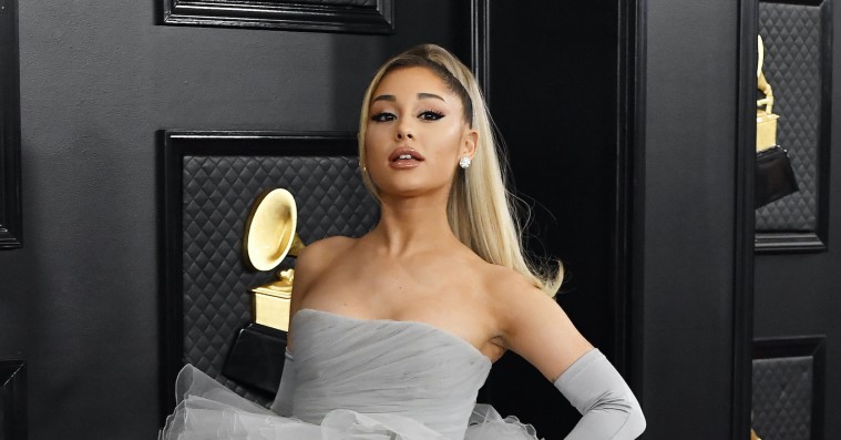 Ariana Grande er endelig lykkedes med en tatovering