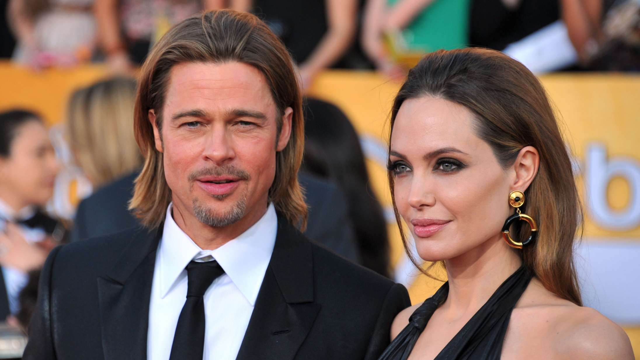 Angelina Jolie anklager Brad Pitt for vold mod deres børn