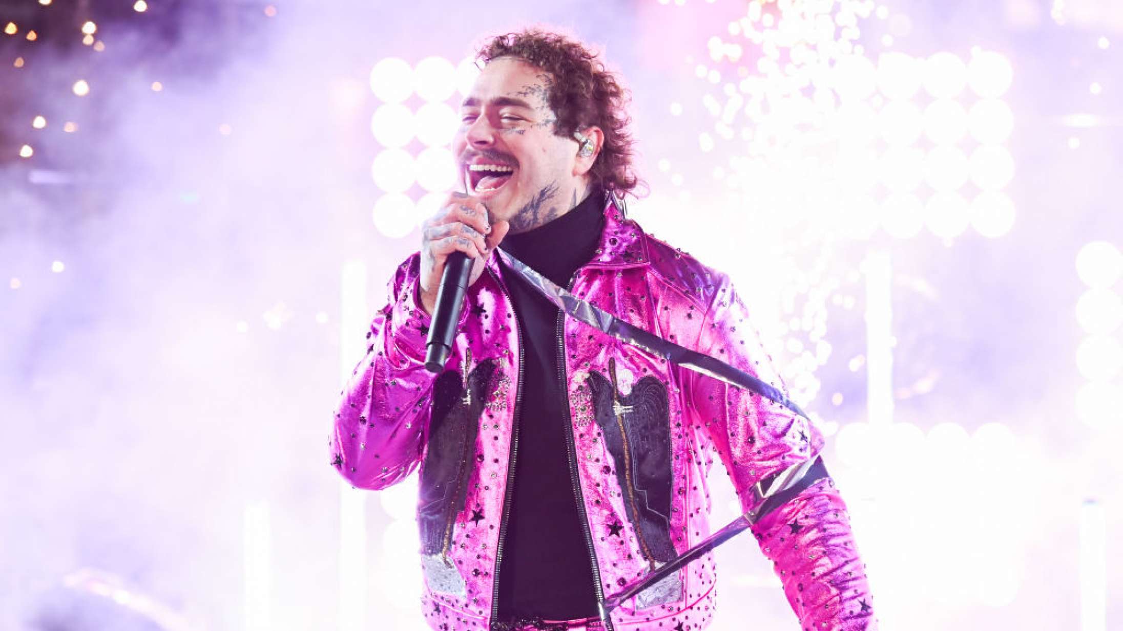 Post Malone fejrede nytåret med ny vild ansigtstatovering