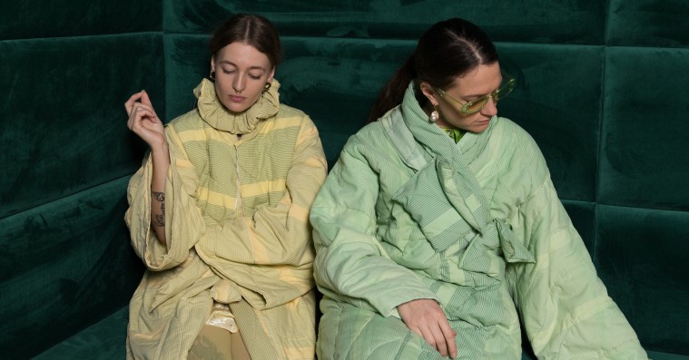 Genbrugsuniverset Veras lancerer egen upcycle-kollektion lavet af kasserede hospitalsdyner